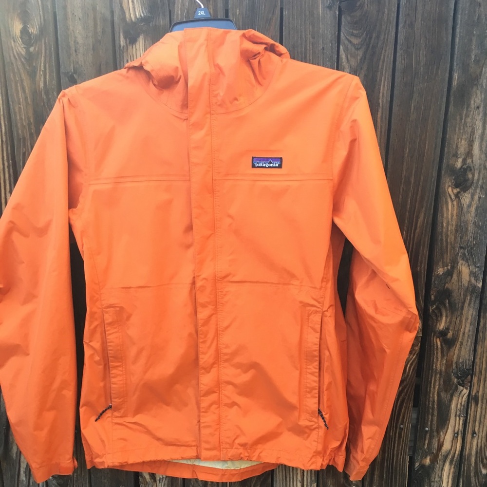 Patagonia raincoat  size M